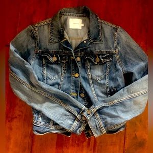 Talula / Aritzia denim jacket, size medium, medium wash.